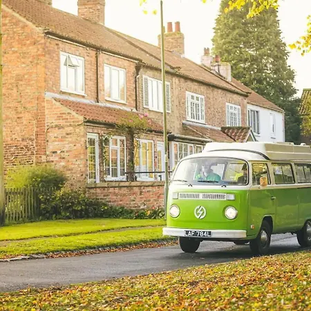 Campsite Edub Indie - The 100% Electric Classic Camper